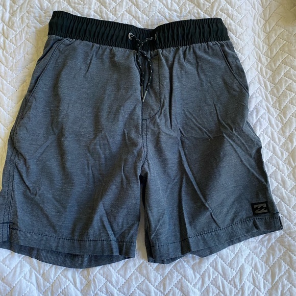 Set of 3 Boys shorts size Medium - Picture 5 of 6